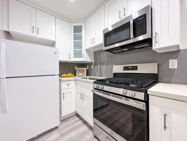 6446 Lexington