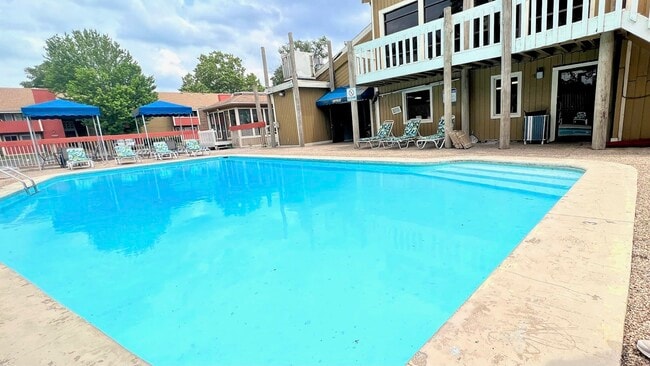 Building Photo - Water's Edge Rental