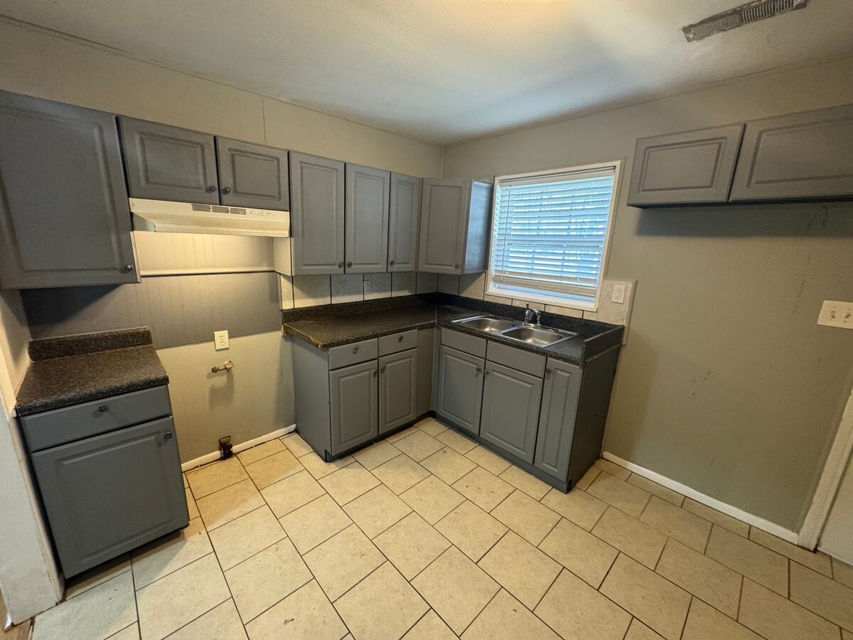 Photo - Birmingham/ Midfield