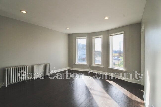 Photo - 765 Oliver St Unit 4