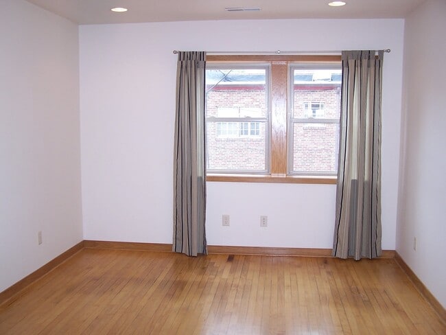 Photo - 520-524 S Park St Unit 522-202