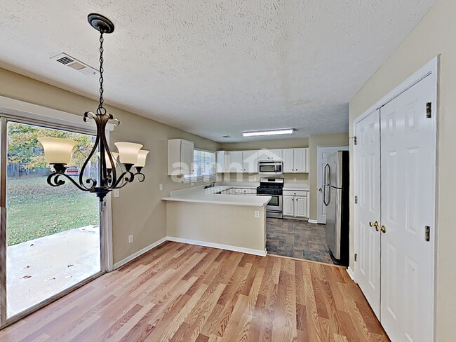 Photo - 329 Westminster Dr