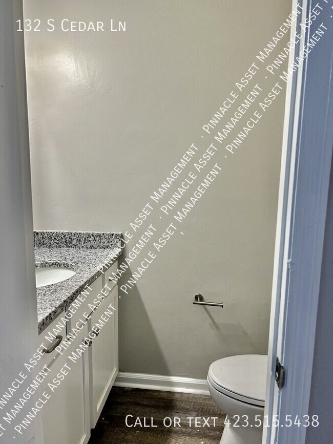 Photo - 132 S Cedar Ln