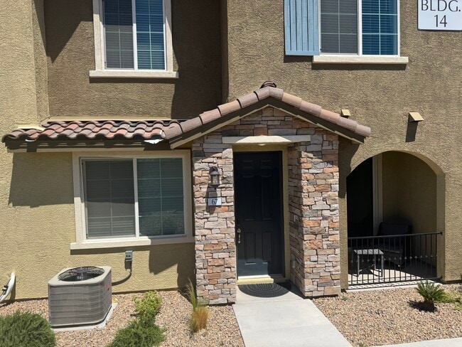 Photo - 25 Barbara Ln Townhome