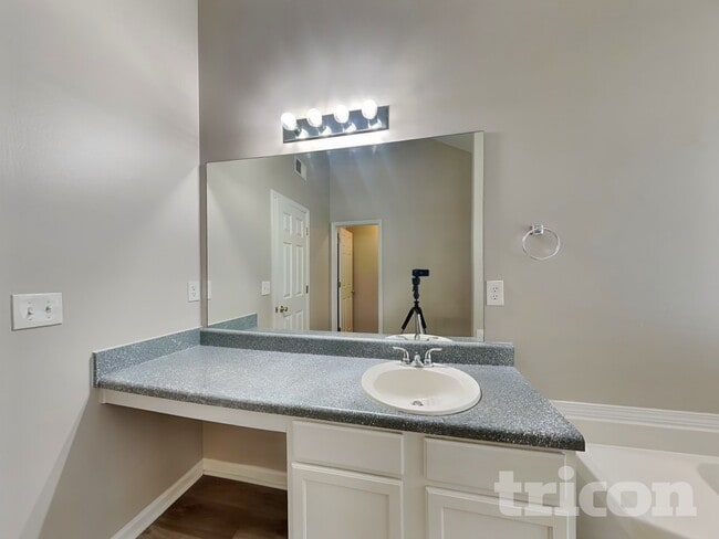 Photo - 240 Kings Cove