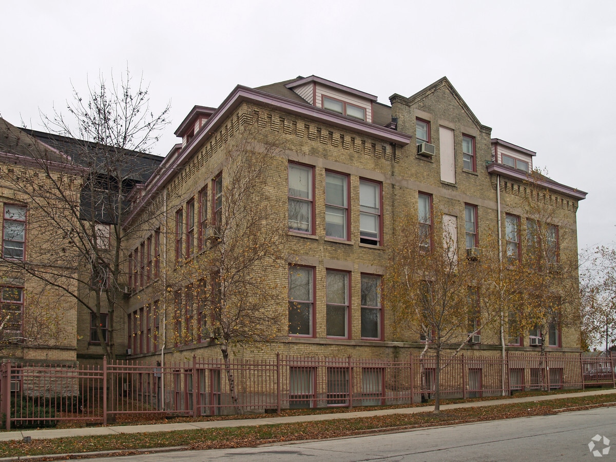 Photo - Lincoln School
