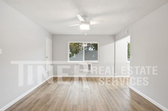 Photo - 1111 W St Unit #4