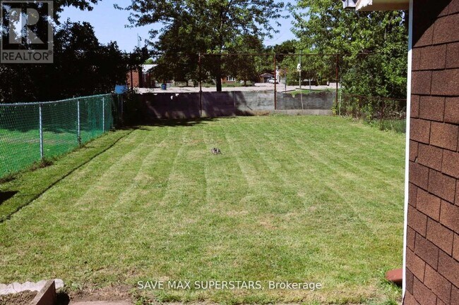 Photo - 56 Sanford Crescent