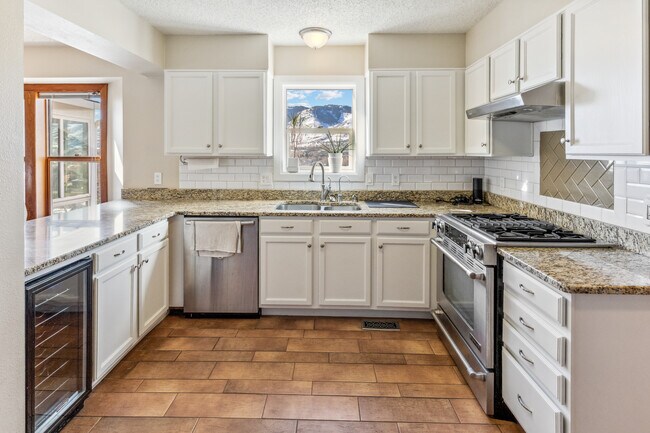 Photo - 1718 Belvedere Dr