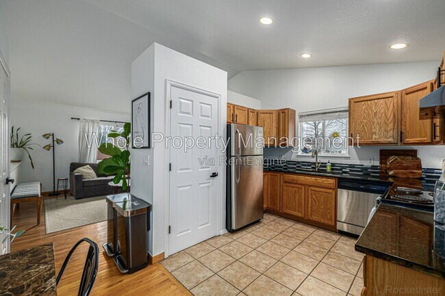 Photo - 965 Wolff St Unit Apt D