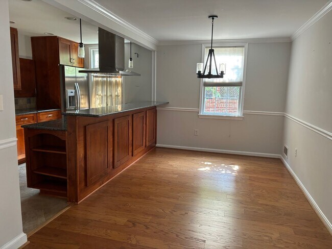 Photo - 1037 N Pitt St