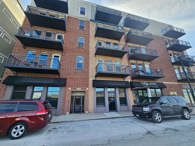 Photo - 332 River St Unidad 4205