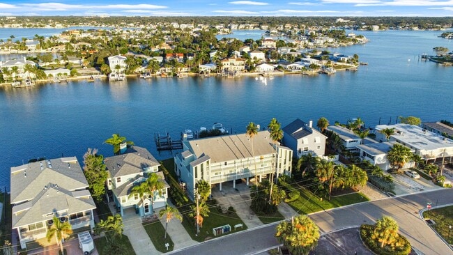 Photo - Waterfront Luxury Living – Fully Renovated...