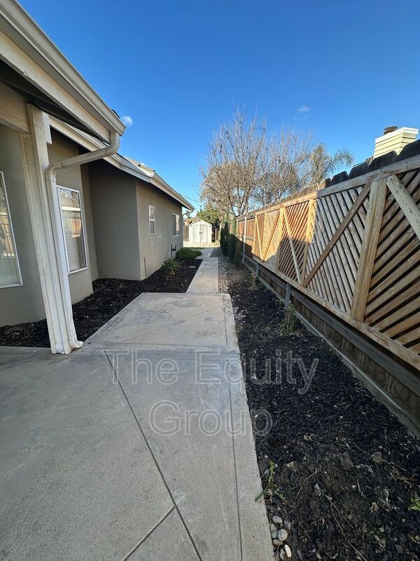 Photo - 540 W Birch Ct