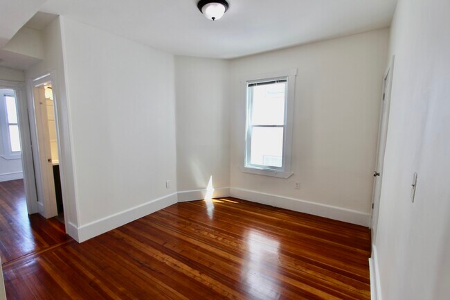 Photo - 299 Lexington St Unit 2