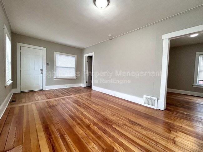 Photo - 1768 Elwood St