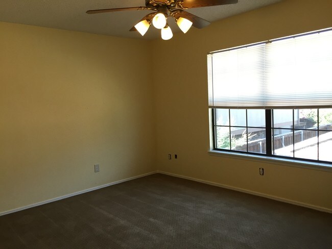 Photo - 100 Shinoak Valley