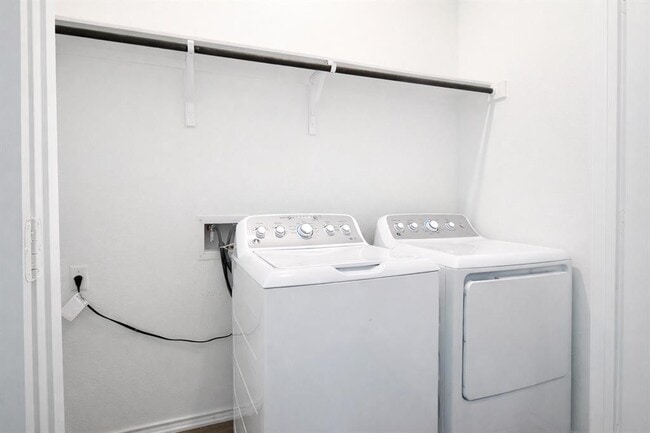 Photo - 14301 Sandrock Bnd