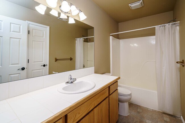 Photo - 3 Bedroom 2.5 Bath Duplex -Quick Easy Access to SR 14