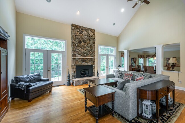 Photo - 15 Logging Trail Ln