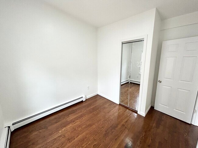 Photo - 269 Bolton St Unidad 2B