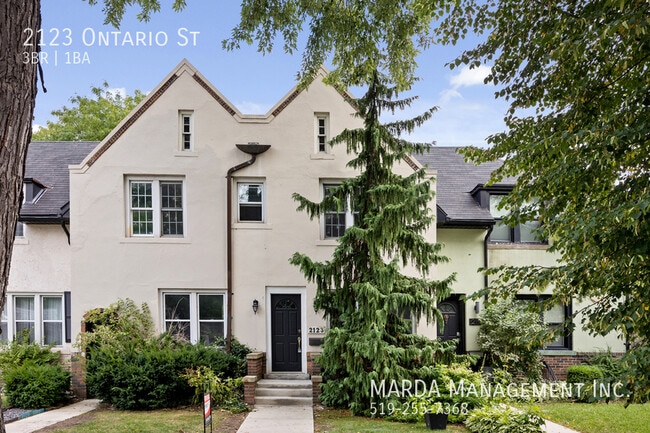 Building Photo - CHARMING RENOVATED 3 BED/1 BATH HOME WALKERVILLE + UTILITIES