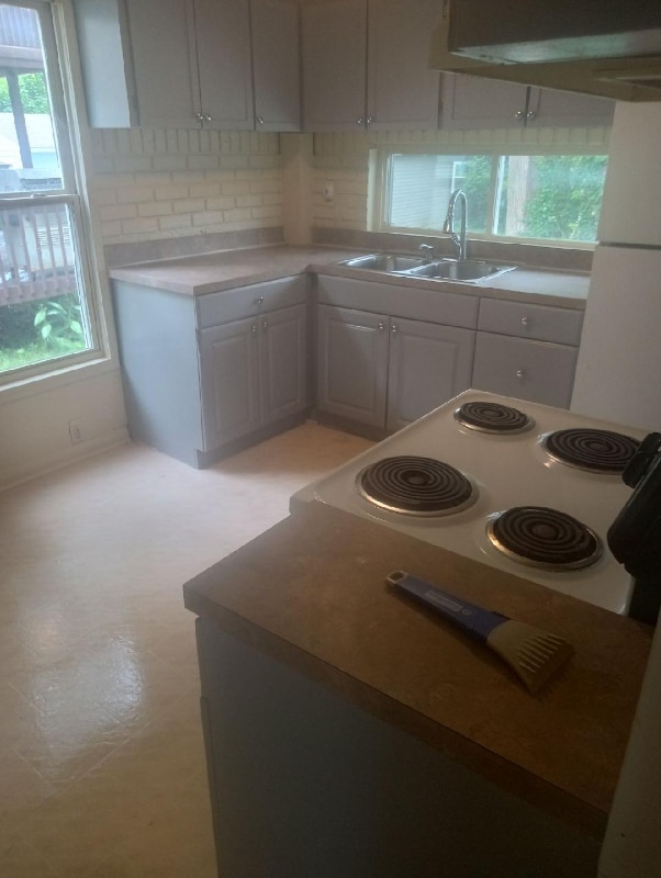 Photo - 3038 Portman St