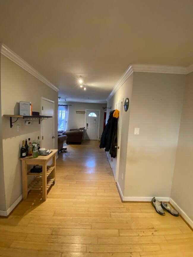 Photo - 1254 Half St SW