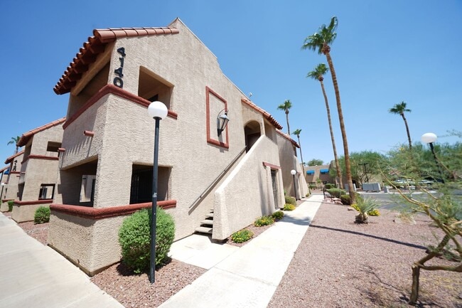 Building Photo - SHOWINGS AVAILABLE NOW Unit 255 Rental