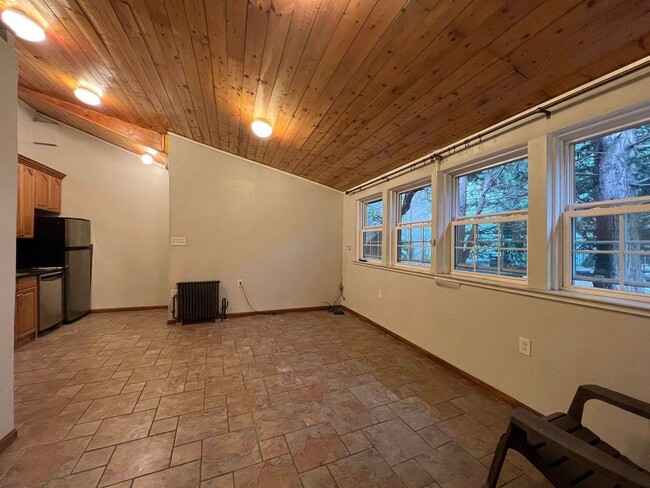 Building Photo - 334 Paterson Plank Rd Unit 1