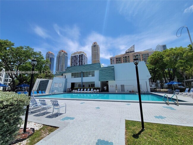 Photo - 17570 Atlantic Blvd Unit 118