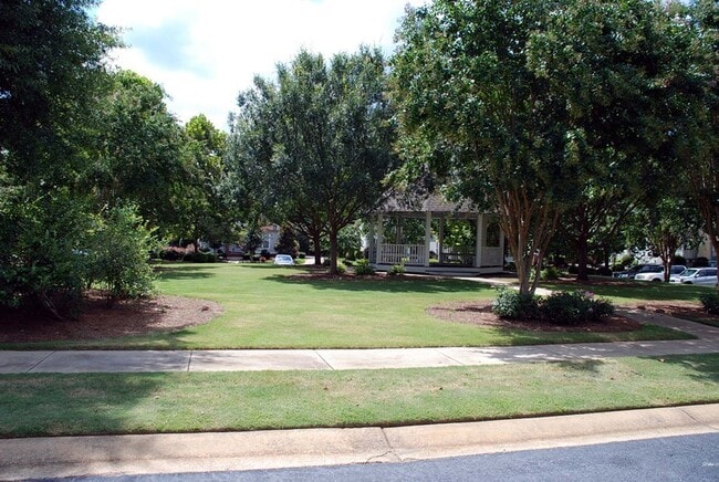 Photo - 125 Denham Square