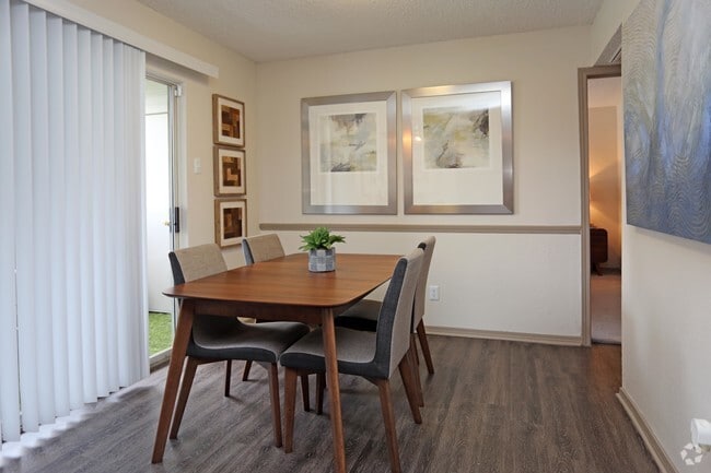 2Bd/1Bath