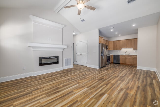 2BR, 2BA - 920SF - Living Room