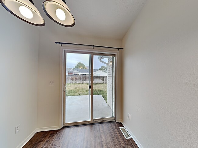 Photo - 802 NW 9th Pl