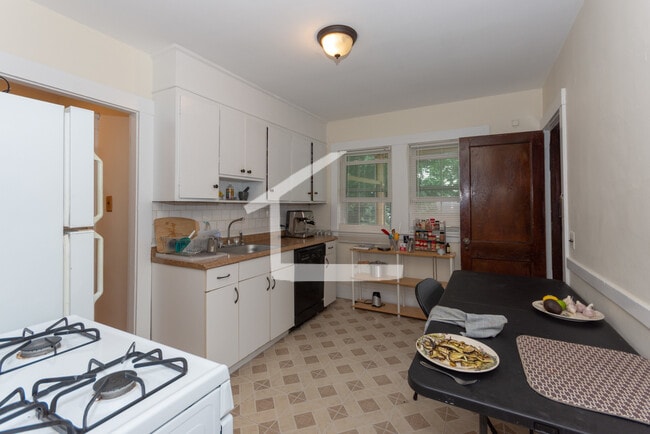 Photo - 60 Greycliff Rd Unit 2