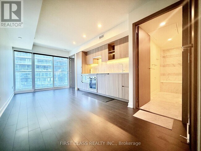 Photo - 19 Bathurst St Unit 902