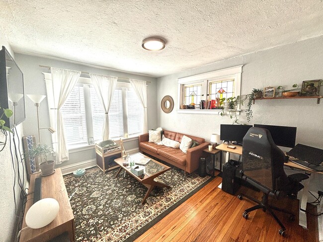 Photo - 5331 Bancroft Ave