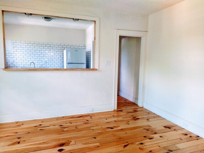 Photo - 615 Probasco St