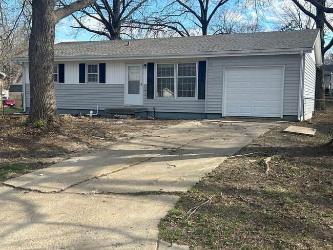 AVAILABLE NOW! Beautiful 3 Newly Rehabbed ... - AVAILABLE NOW! Beautiful 3 Newly Rehabbed ... Casa