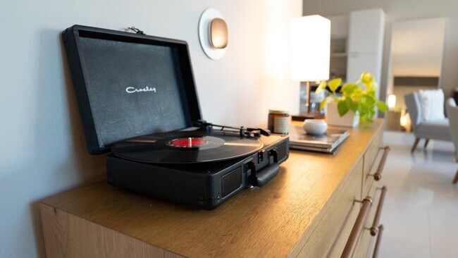 Photo - 133 NE 2nd Ave Unidad 3308