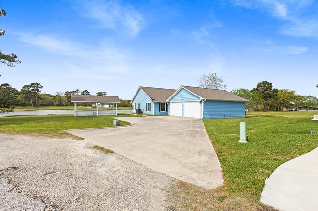 Building Photo - 140 Meadowview Dr