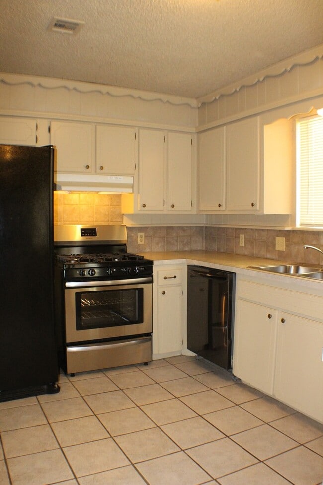 Photo - Coming soon 3 Bedroom in Broken Arrow!