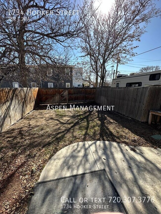 Photo - 1734 Hooker St