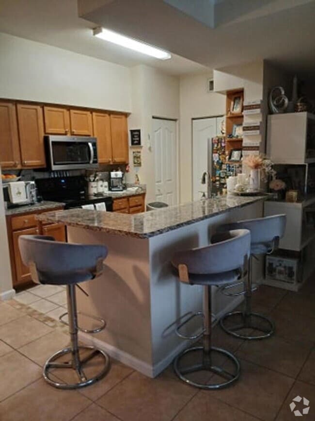 Building Photo - 9833 Baywinds Blvd Rental