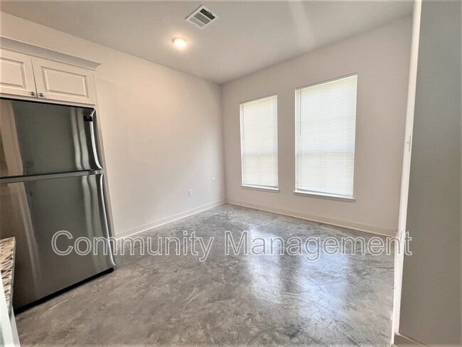 Photo - 7677 River Ridge Dr
