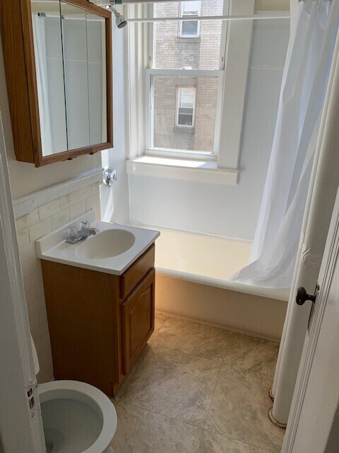 Photo - 1195 Boylston St