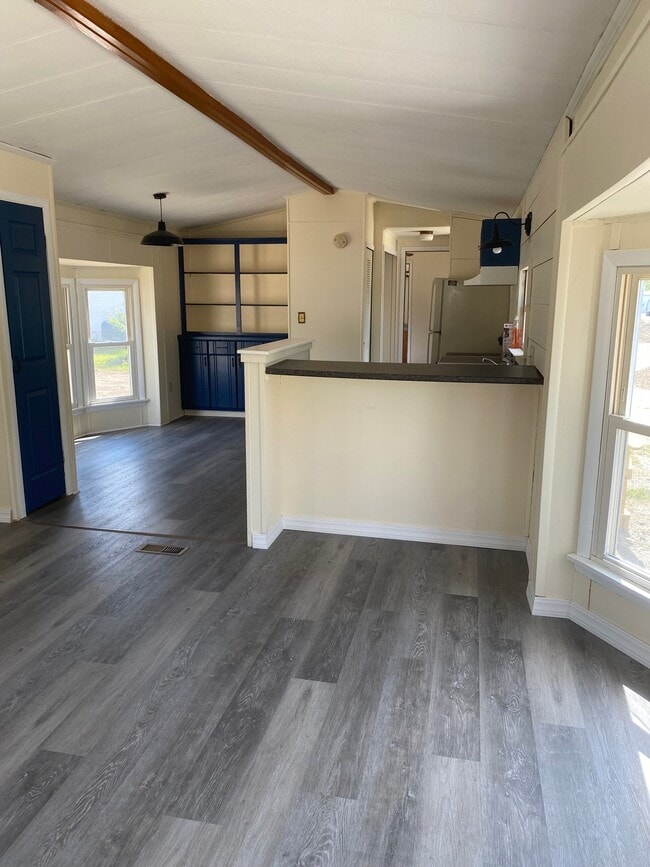 8 Pebble Dr