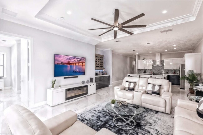 Building Photo - 656 108th Ave N