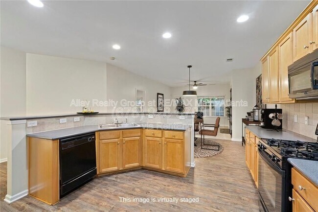 Photo - 3300 Suttles Dr SW